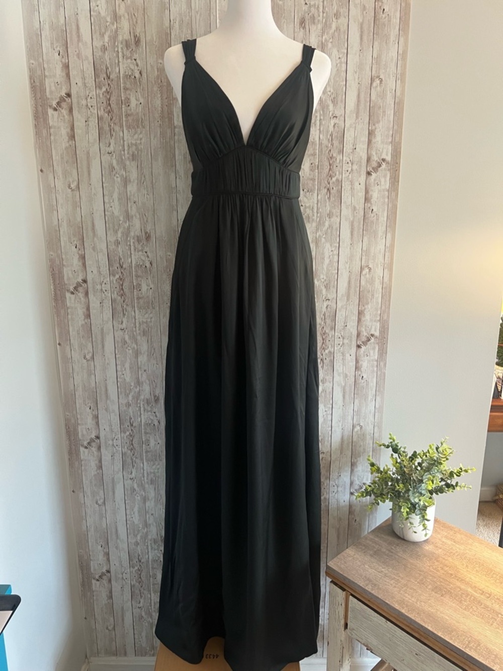 Banana Republic Silk Black V-Neck Maxi Dress Cinched Wedding Formal NEW size 2